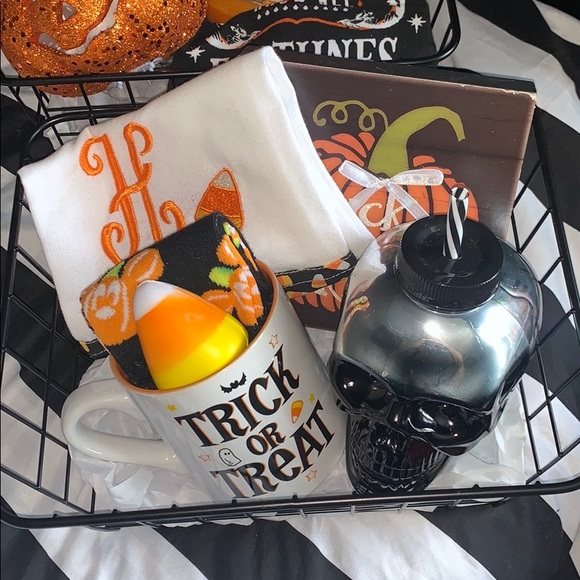 HALLOWEEN BASKETS!🎃🖤🎃🖤⚰️🕷🔪💀 - Picture 2 of 8